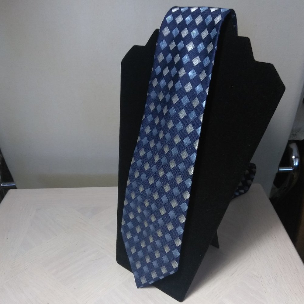 "Pierre Cardin" Diamond Design Tie - Picture 4 of 10